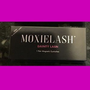 MoxieLash New "Dainty" 10 Magnet Magnetic Lashes